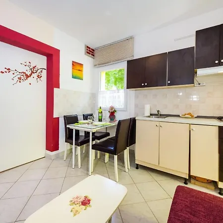 In Riviera 27823 Apartment