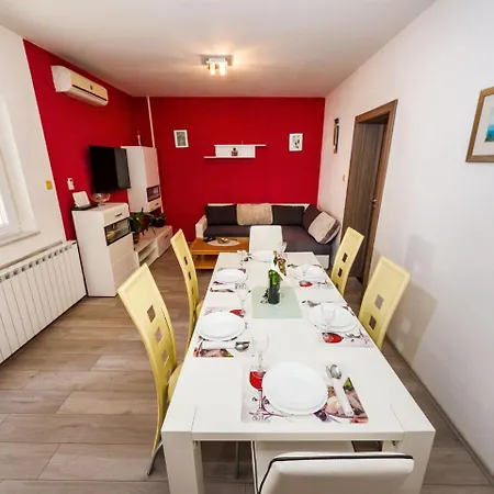 Apartment In Riviera 27823 Zadar